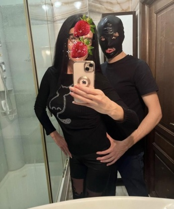 У меня есть широкий спектр услуг, включая классический и эротический массаж, интимные игры, ролевые игры, БДСМ и многое другое. Мои возможности безграничны, я открыта для экспериментов и готова удовлетворить все твои сексуальные желания. Фото меня и отзывы моих довольных клиентов можешь найти на моей страничке. Не упускай возможность испытать великолепие настоящего удовольствия в Москве. Жду тебя, чтобы воплотить все твои самые горячие фантазии в жизнь. 😉🔥 Светлана